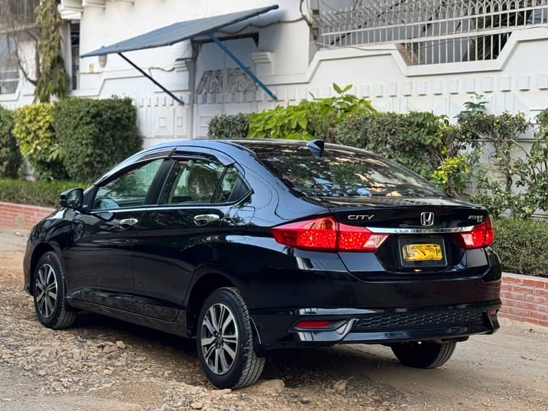 Honda City Aspire cvt 1.5 2022 low mileage better then yaris corolla 3