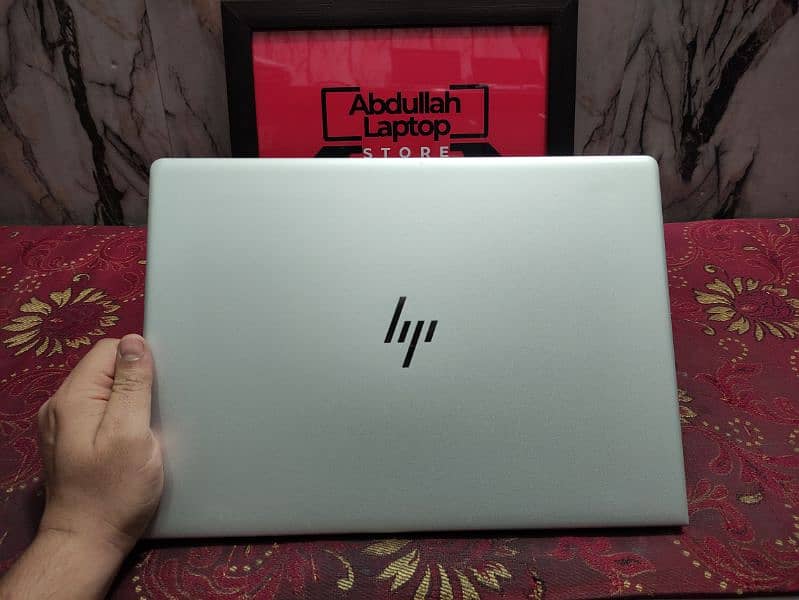 Hp elitebook 840 G5 (New Logo Fancy Laptops) A plus condition (8th gen 1