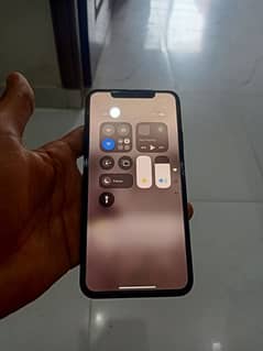 iPhone 11 pro max (64 GB) non pta Exchange possible.