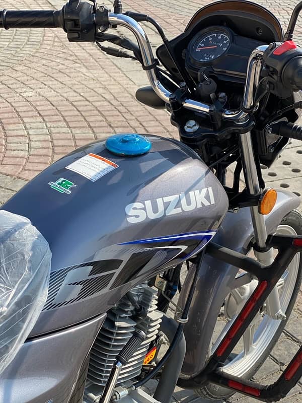 Suzuki GD-110s 2024 june model, 1300kms driven only NUT to NUT genuine 3