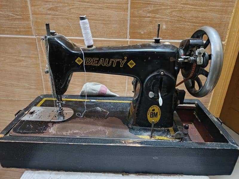 Silai Sewing machine with Sewing box 0