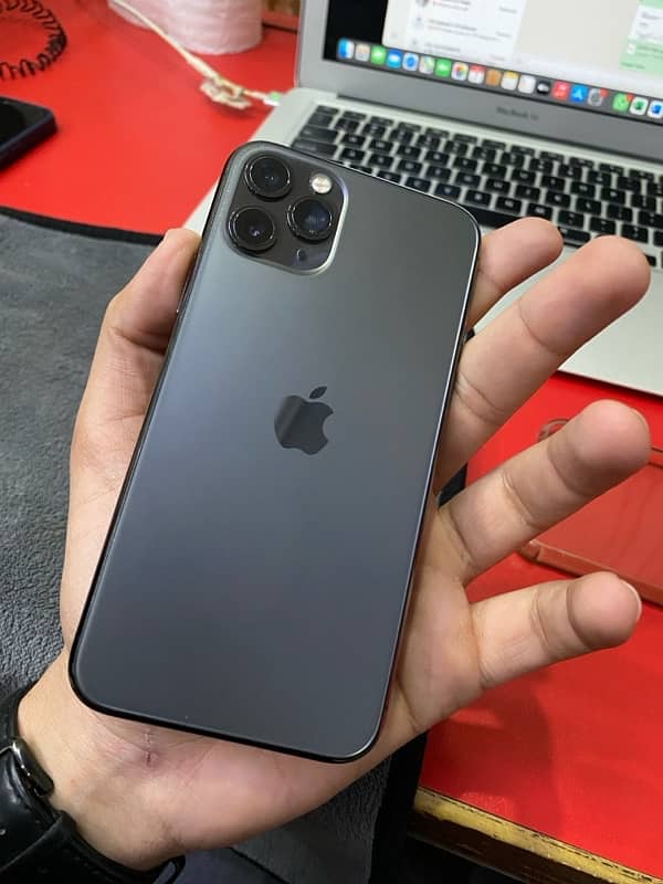 Apple iPhone 11 Pro 1