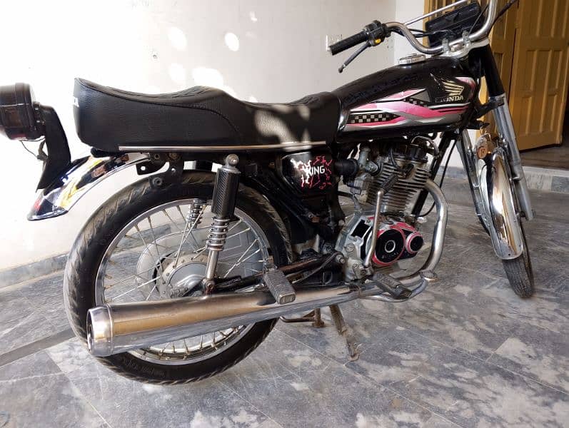 Honda 125 all okay engine good tanky happy orignal para ha or silancer 3