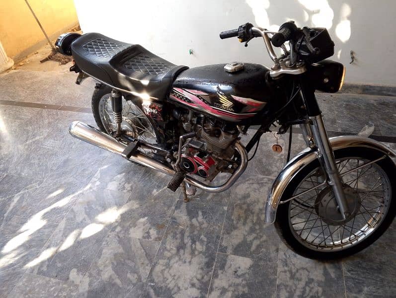 Honda 125 all okay engine good tanky happy orignal para ha or silancer 5