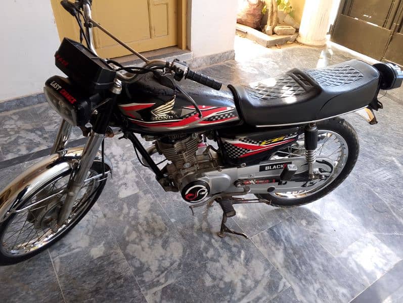 Honda 125 all okay engine good tanky happy orignal para ha or silancer 6