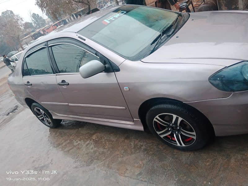 Toyota Corolla SE Saloon 2002 4