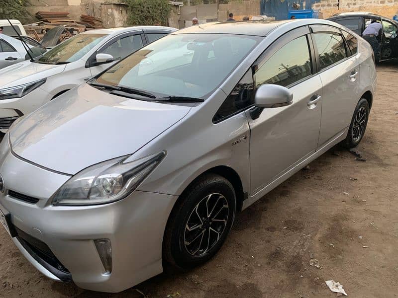 Toyota Prius 2015 1