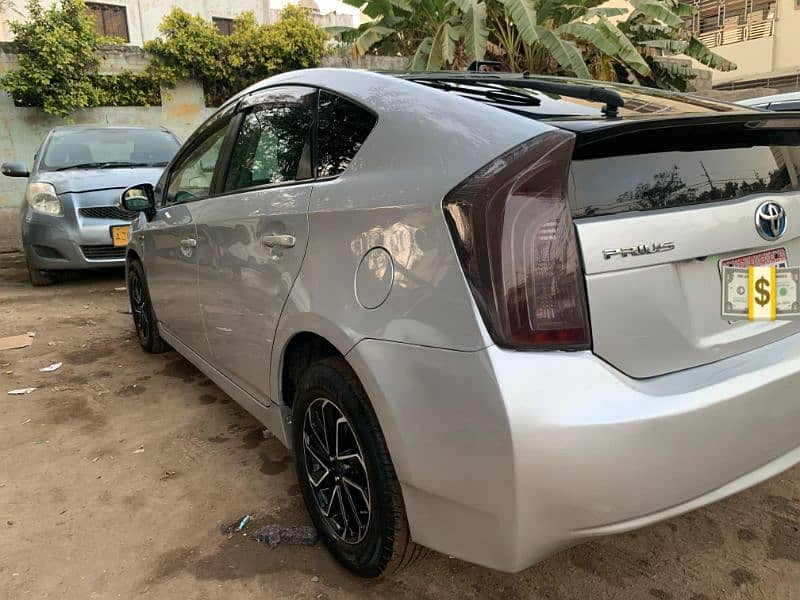 Toyota Prius 2015 3