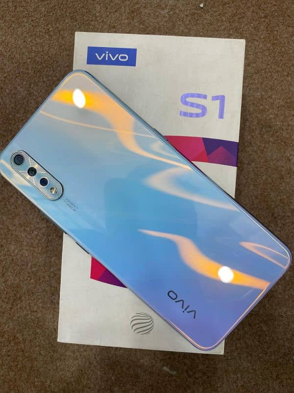 vivo s1 4/128 6