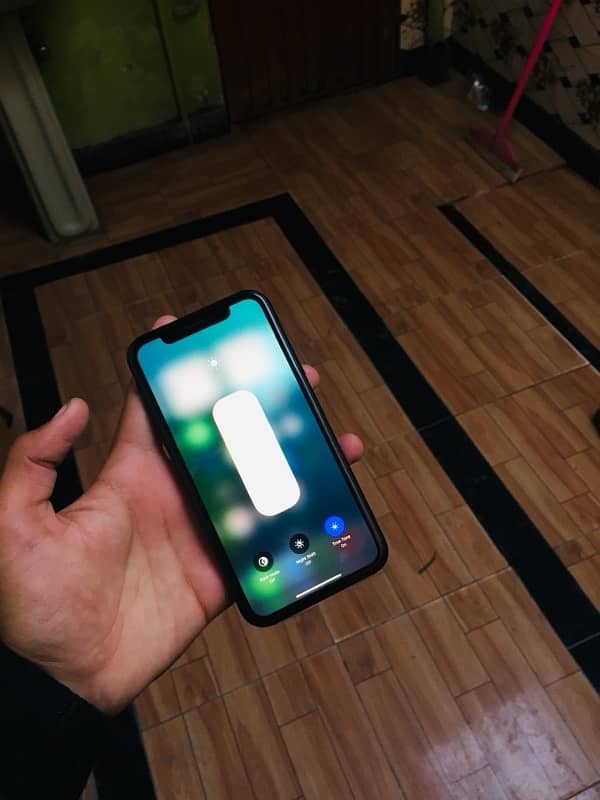 iPhone XR 10/10 waterpack urgent 2