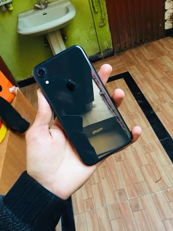 iPhone XR 10/10 waterpack urgent 5