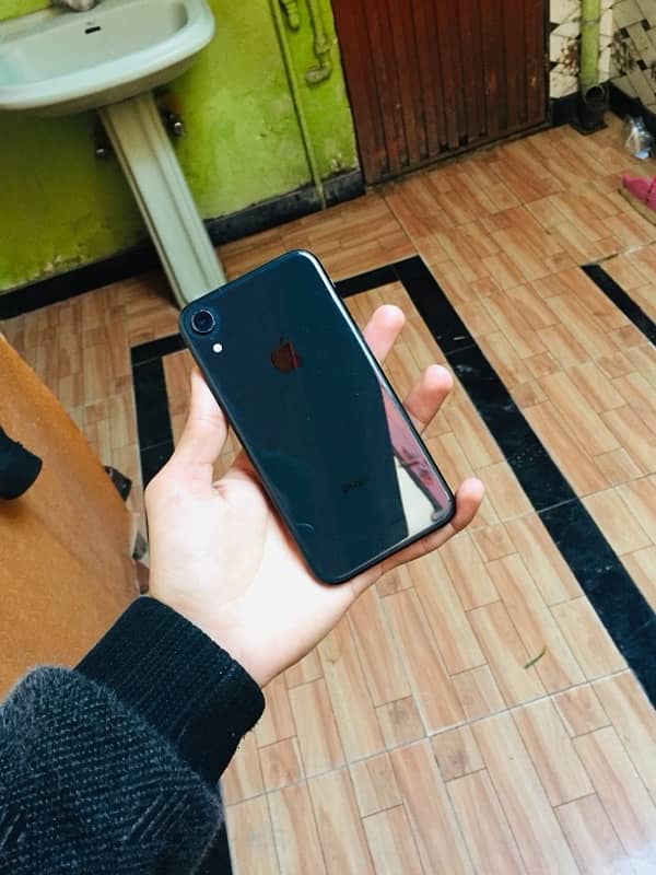 iPhone XR 10/10 waterpack urgent 6