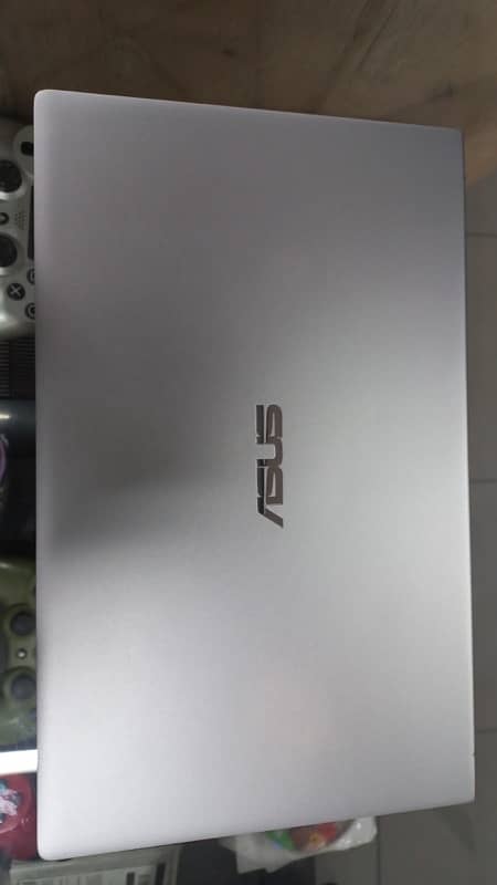 ASUS Zenbook 0