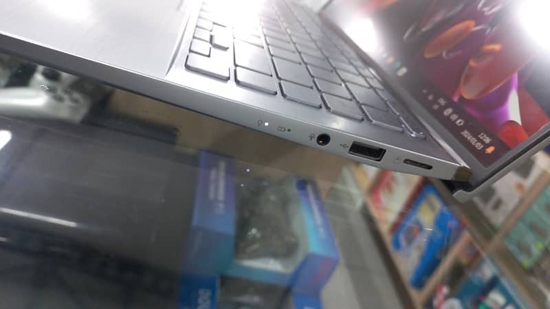 ASUS Zenbook 2