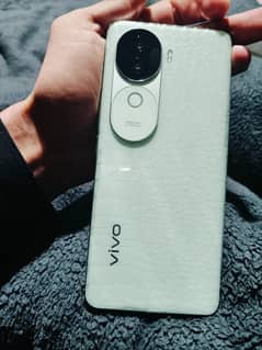 Vivo V40e