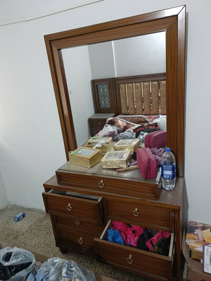 Complete Bedroom Set Like New For Sale 9