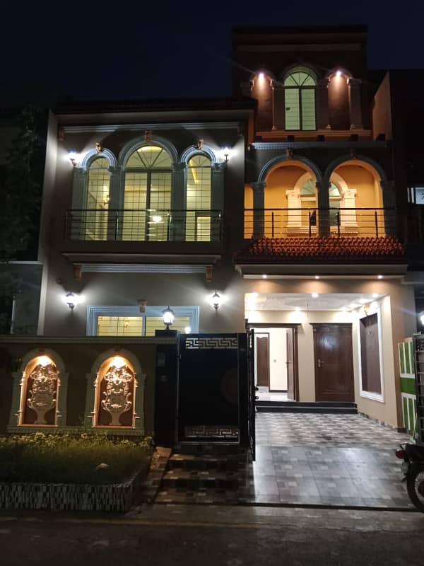 5 Marla Brand New House Near To Main Boulevard And School With Sold Construction For Sale in B Block New Lahore City 0