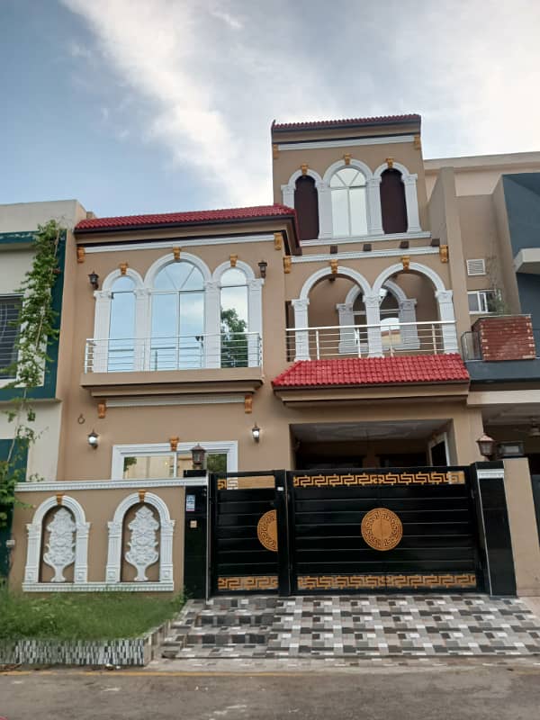 5 Marla Brand New House Near To Main Boulevard And School With Sold Construction For Sale in B Block New Lahore City 13