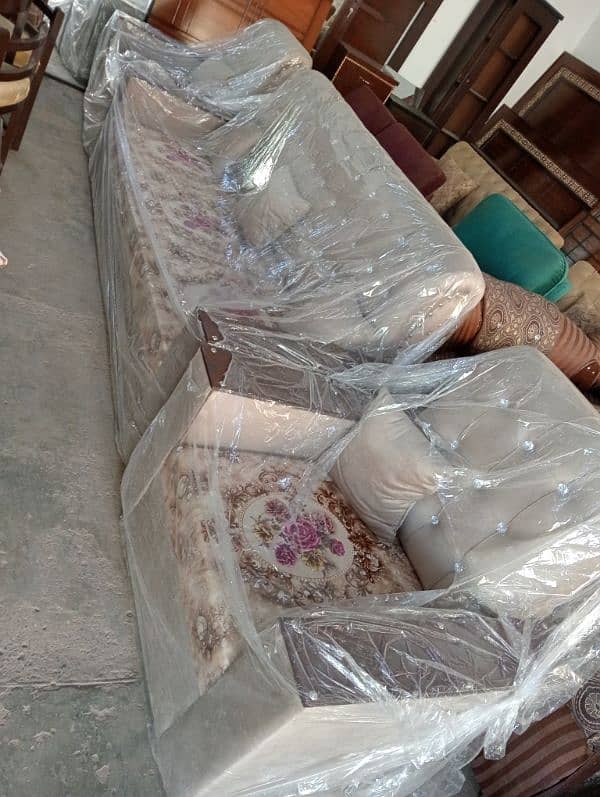 new 5 seater sofa set only 35000 0