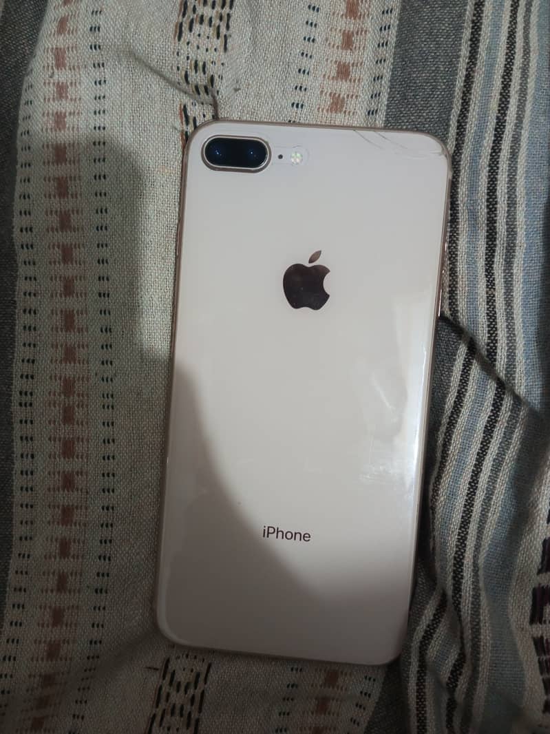 IPhone 8 plus  64 gb 7