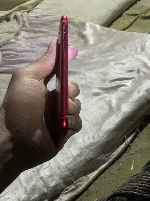 iPhone 11 red color 64gb 5