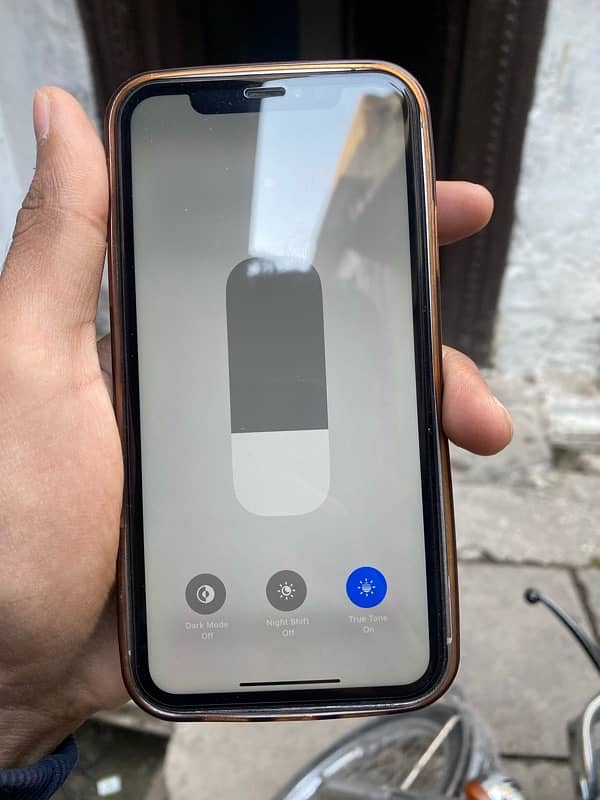 IPHONE XR CONVERT IN 13PRO WHITE 9