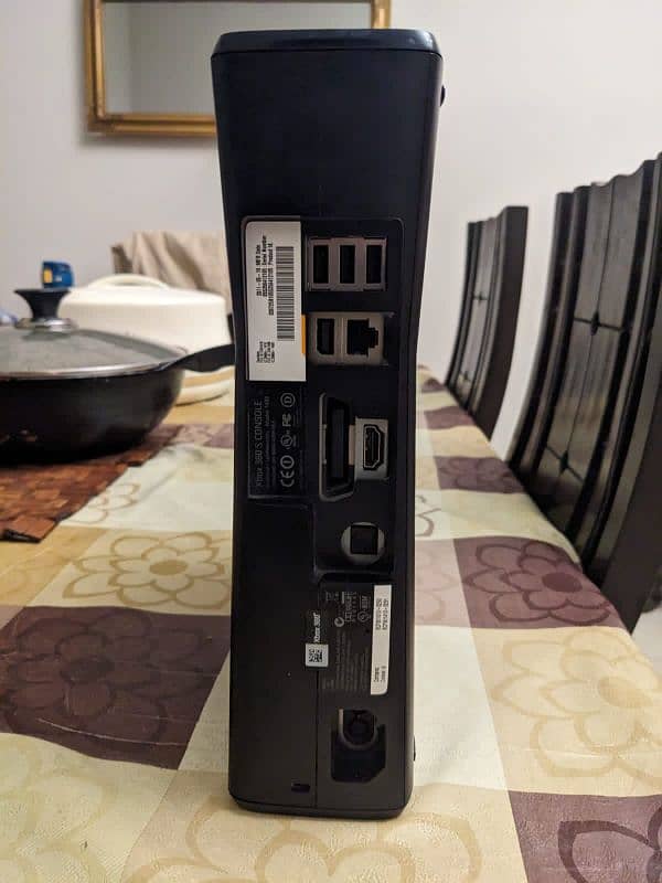 Xbox 360 slim USA model 7