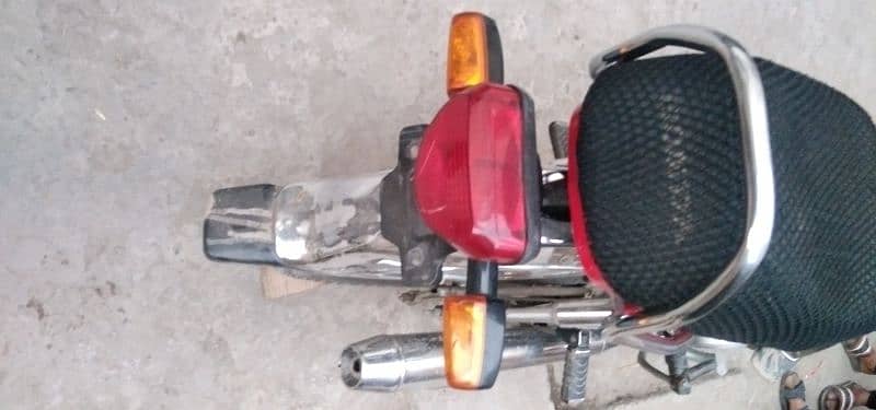 Honda CD70 2022 3