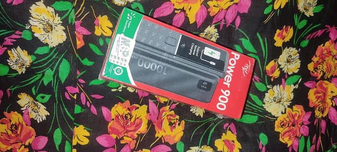 Box pack Itel power 900