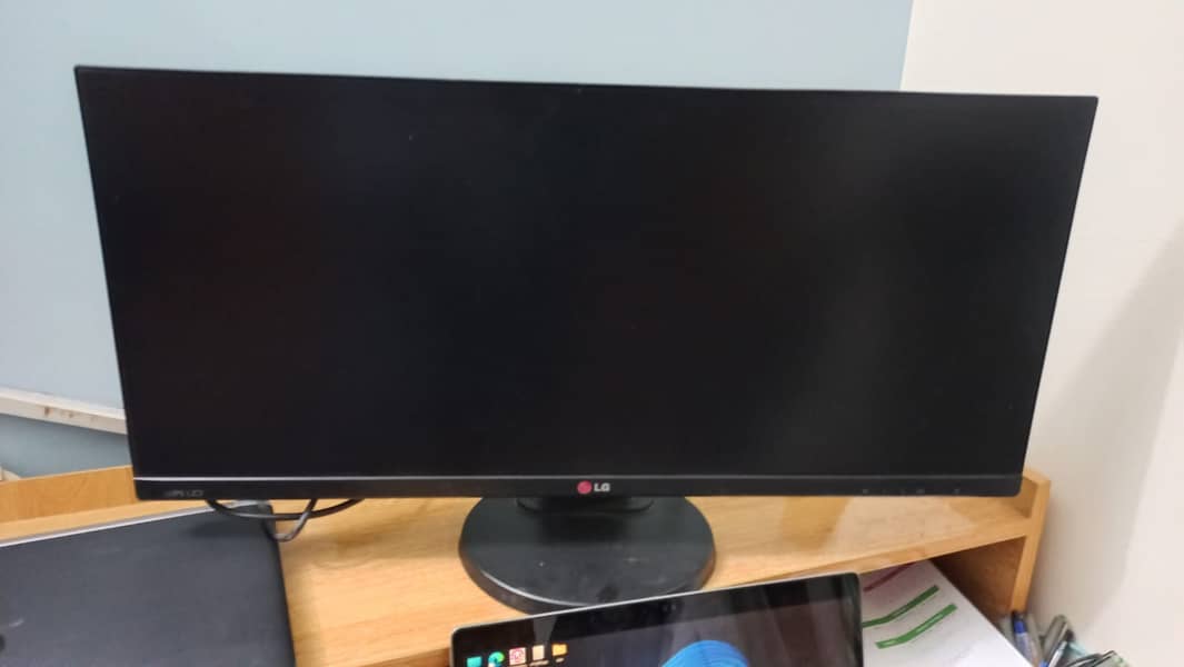 LG LCD 29” Ultrawide FHD (2560 x 1080) IPS Display 4