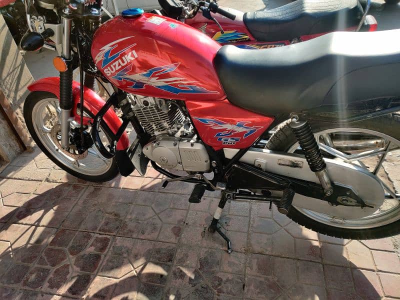 Suzuki 150 self start model 2022 4