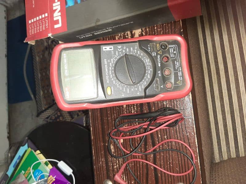 UNI-T MULTIMETER 1