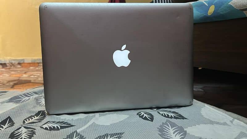 MacBook Pro 2012 | 13-inch Display | 8Gb Ram | 500Gb HDD 0