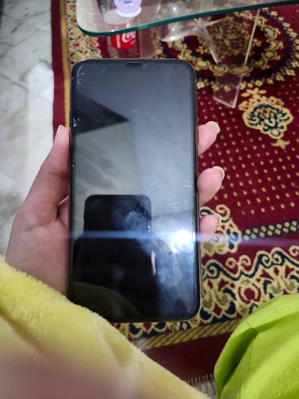 i phone 11 pro max 64gb PTA Approved Argent sale 8