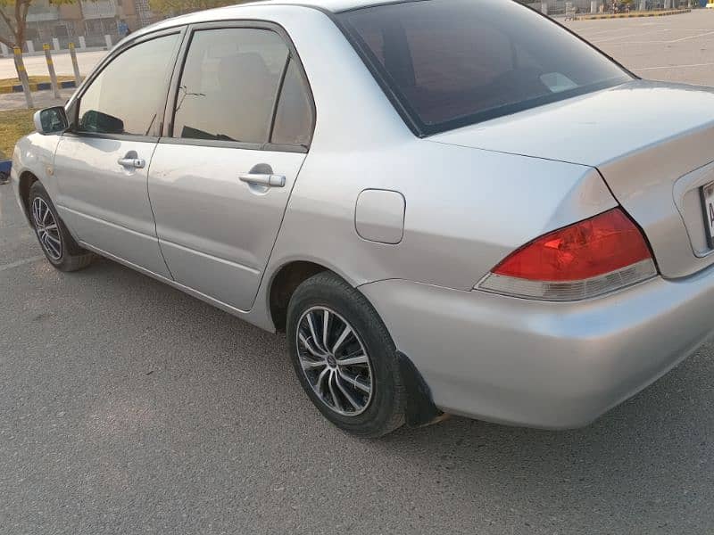 Mitsubishi Lancer 2005 9