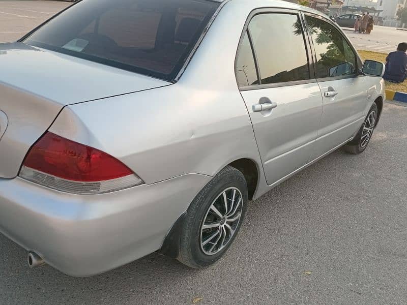 Mitsubishi Lancer 2005 13