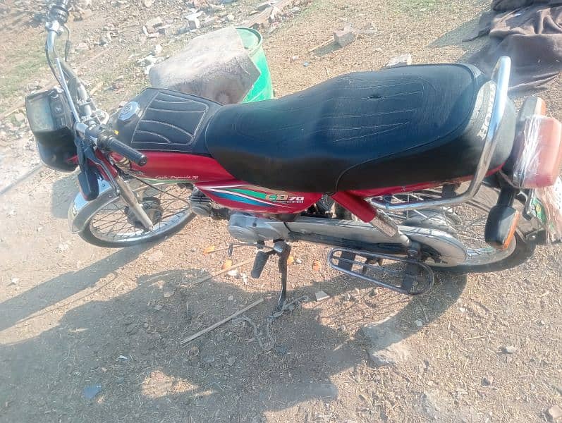 Honda CD 70 , 10/10 condition, Single Hand Use 3