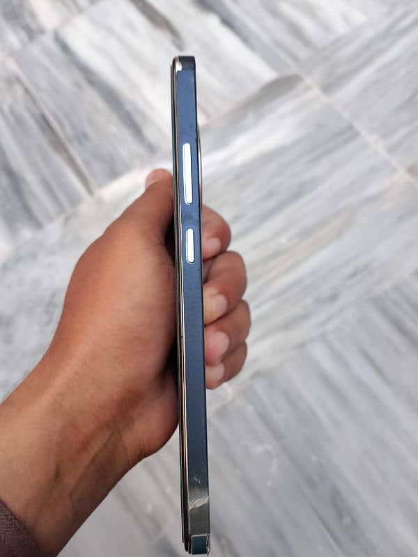 oppo Reno 12f ten by ten ha koi masla nahi ha 4