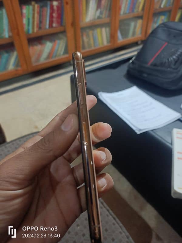 Iphone xs 512gb not pta with box 1