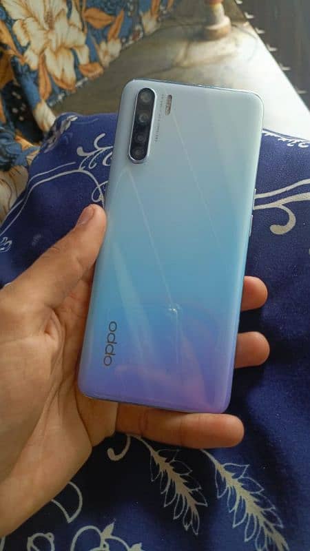 Oppo F15 indisplay finger 8/128 4