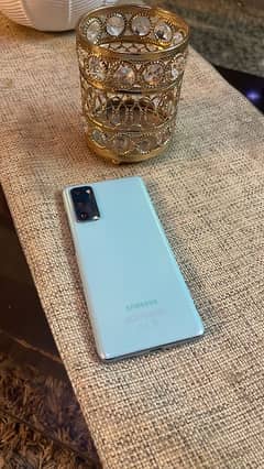 Samsung Galaxy S20FE (Fan edition) 8/128 available for sale