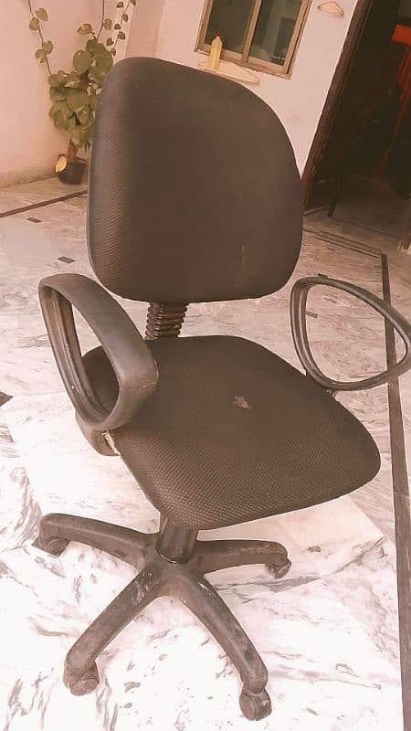 I am selling my office chair godd candishan 3