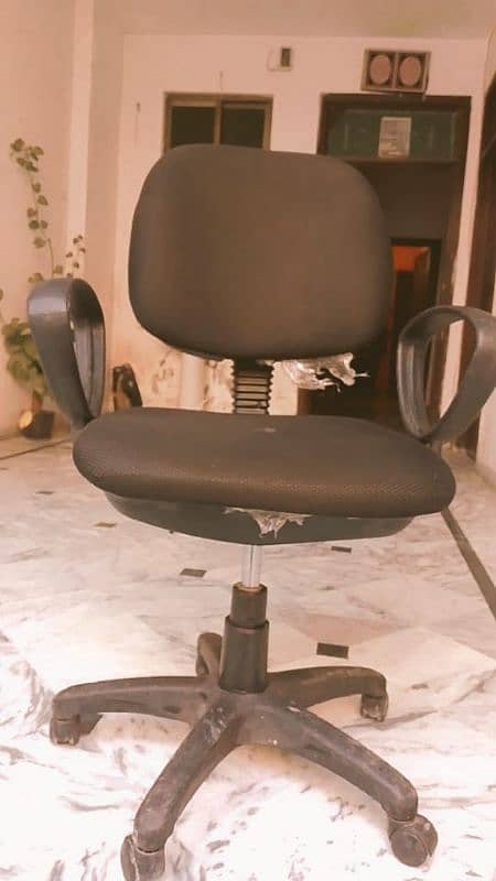 I am selling my office chair godd candishan 4