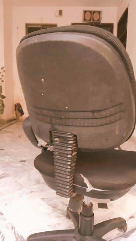 I am selling my office chair godd candishan 5