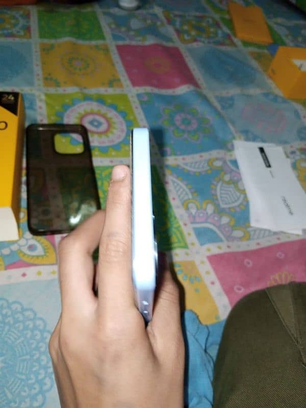 is am selling my phone which is in good condition realme note 50 5