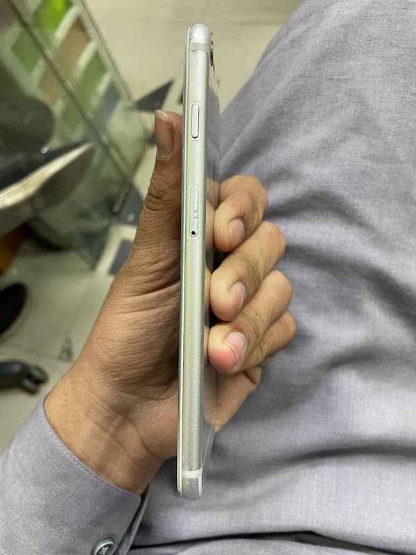 I phone 6 plus 64gb PTA approve all ok 10/8.5 last price hai ya 3