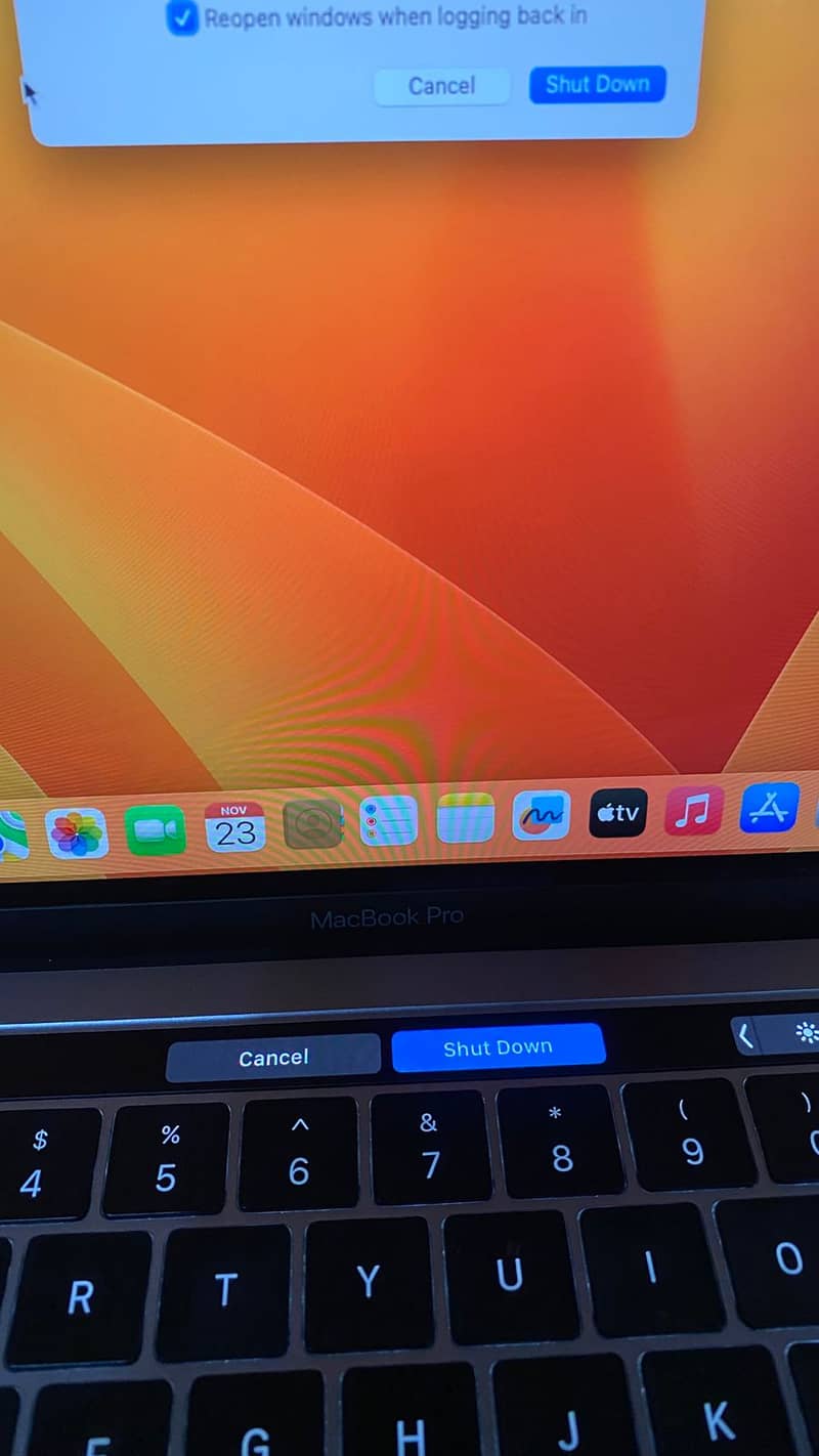 MacBook Pro 2019 13 inches 8 GB / 128GB 10