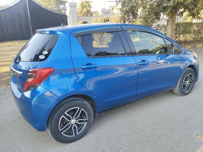 Toyota Vitz 2015 3