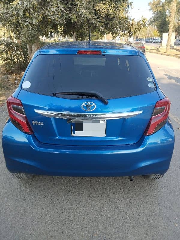 Toyota Vitz 2015 4