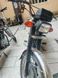 Honda 125 2016 model open letter like new condition